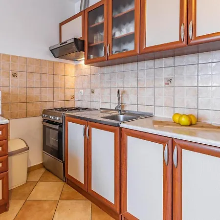 Amazing In With 2 Bedrooms And Wifi * بيروغ