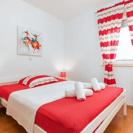 Amazing In With 2 Bedrooms And Wifi
