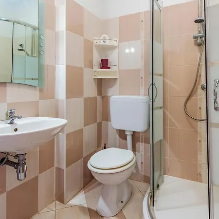 Amazing In With 2 Bedrooms And Wifi * بيروغ