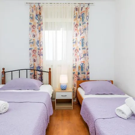 Amazing In With 2 Bedrooms And Wifi